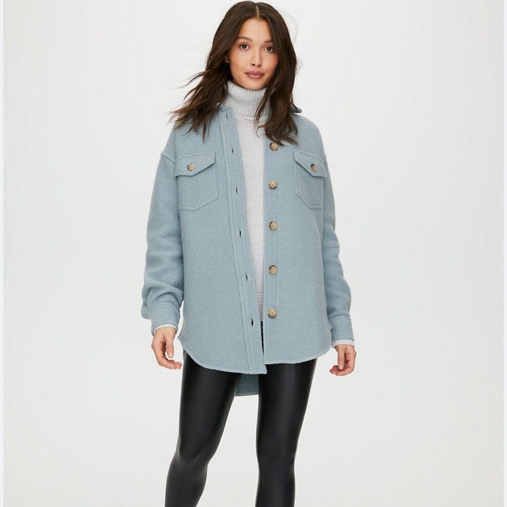Aritzia Wilfred Free Ganna Shirt Jacket. Size S. Light Blue